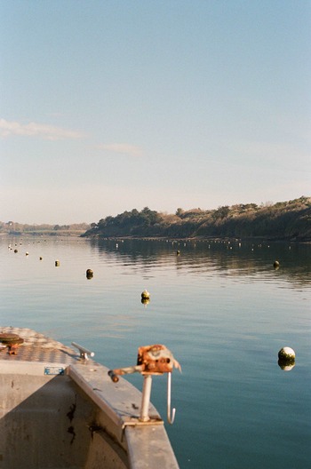 Paysage maritime à bord d'un bateau.